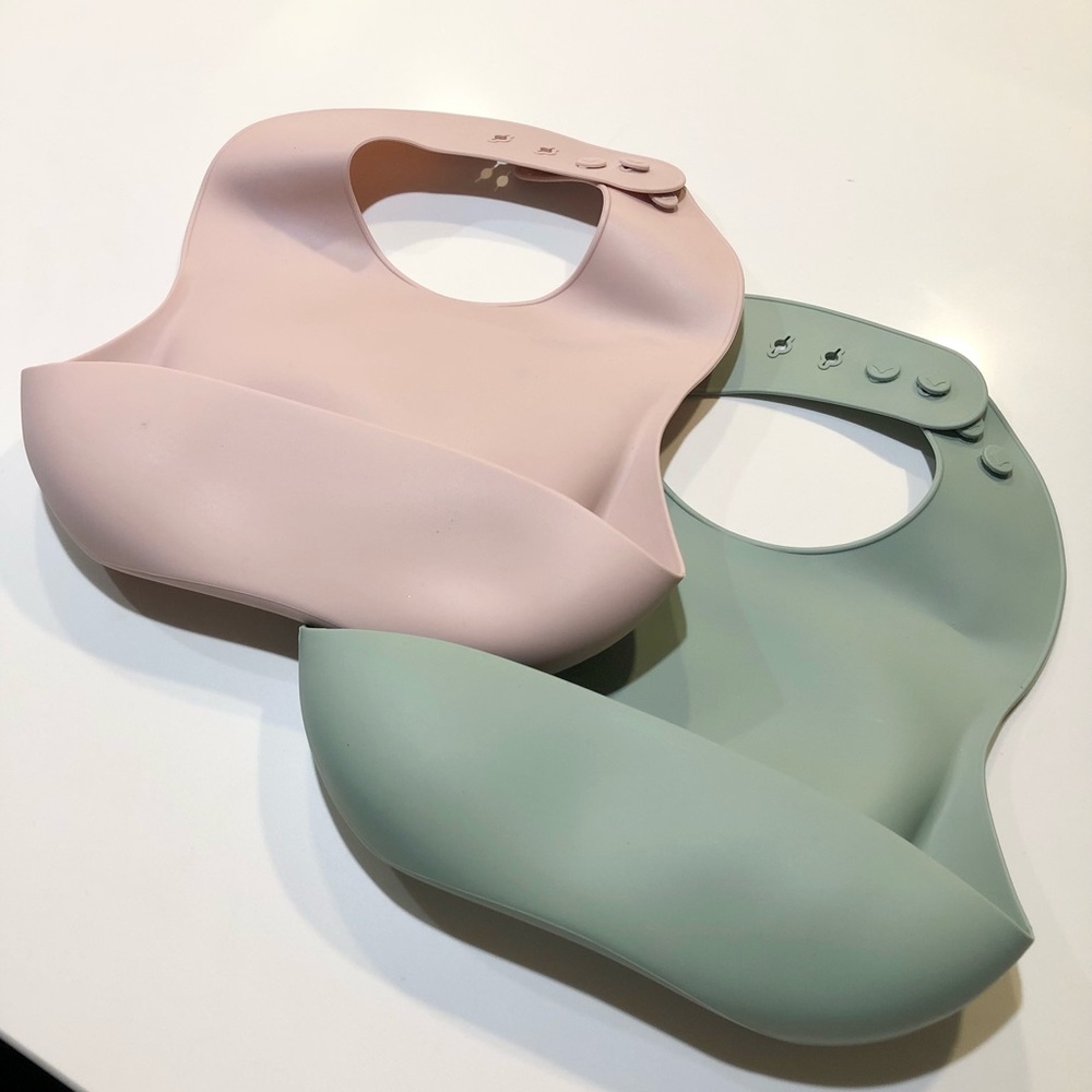 2 Piece Set Mushie Bib